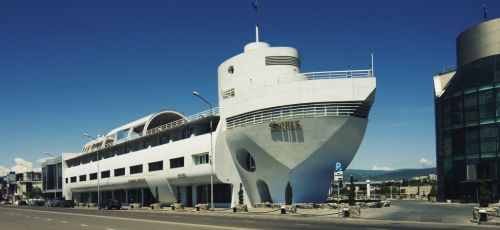 Cruise Hotel & Restaurant